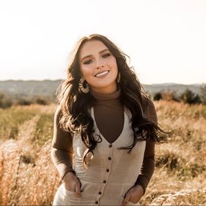 Meet your Posher, Haley